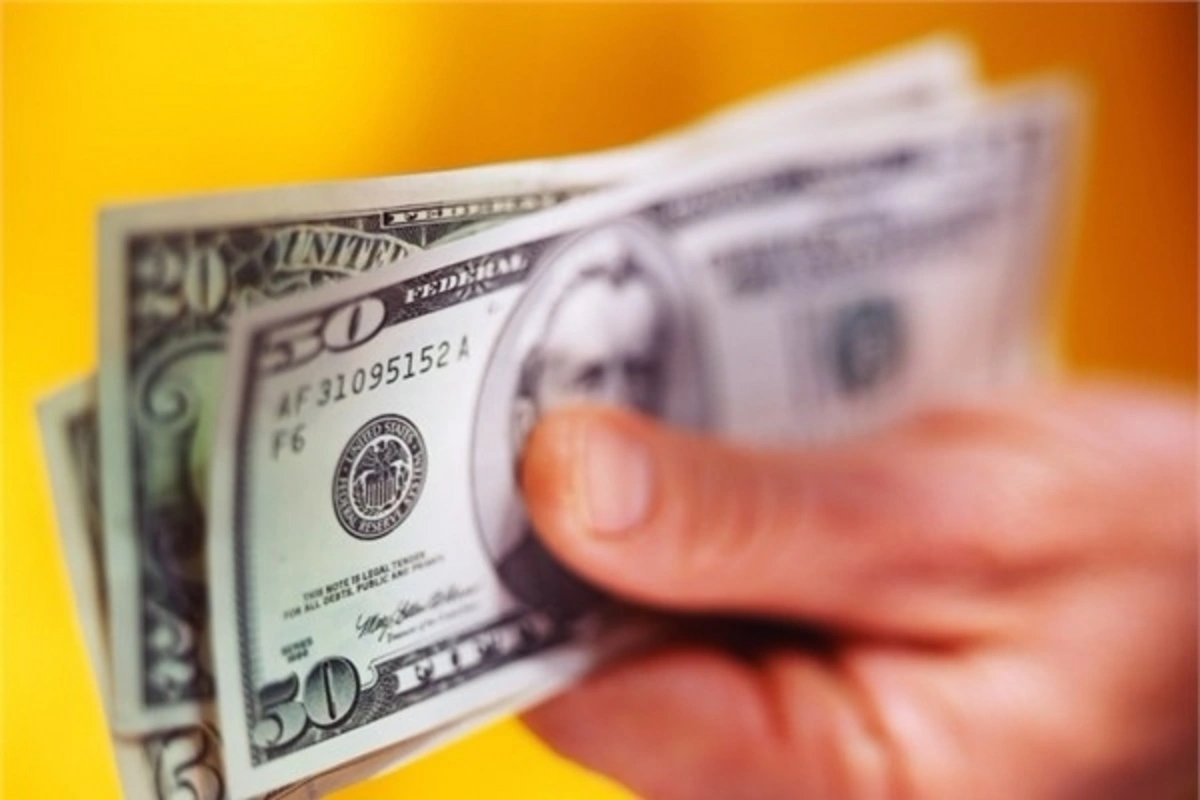Dollar həftəyə bu qiymətlə başladı