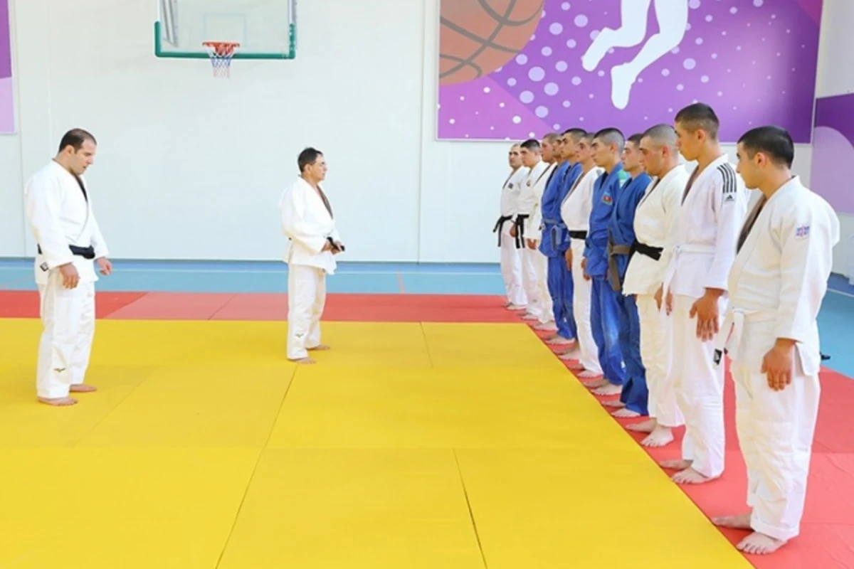 Mədət Quliyev və Elnur Məmmədli hərbi hissədə cüdo üzrə master-klass keçib – FOTO Mədət Quliyev və Elnur Məmmədli hərbi hissədə cüdo üzrə master-klass keçib – FOTO