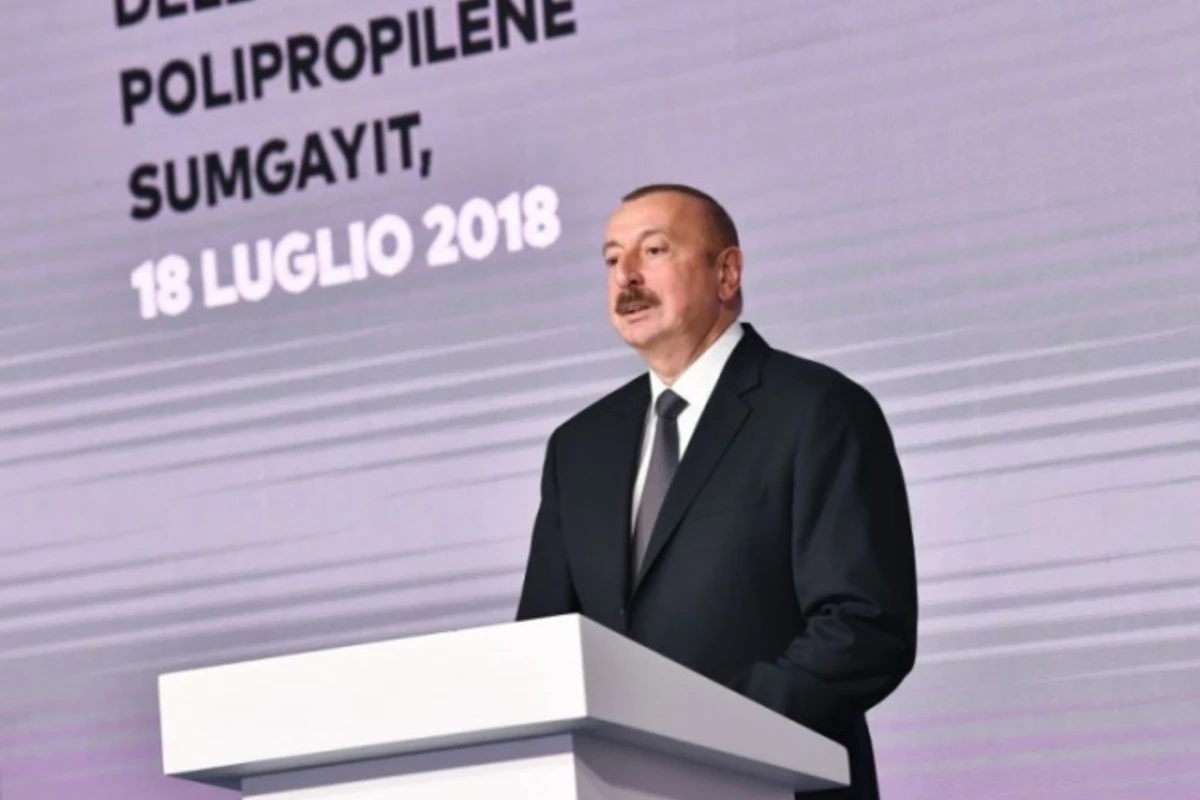 Prezident: “Son 15 ildə Azərbaycana 250 milyard dollara yaxın sərmayə qoyulub” Prezident: “Son 15 ildə Azərbaycana 250 milyard dollara yaxın sərmayə qoyulub”