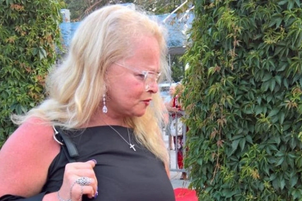 62-летняя Долина поразила видом без макияжа (фото) 62-летняя Долина поразила видом без макияжа (фото)