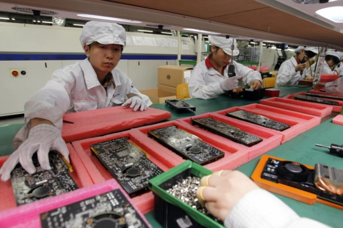 Неизвестный вирус атаковал завод по производству iPhone