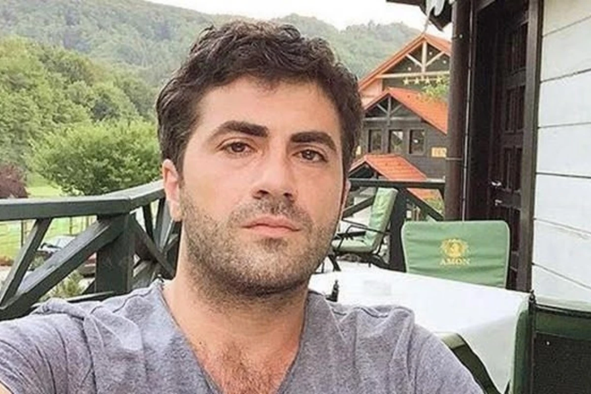 Parisdə Zaur çətin vəziyyətə düşdü (VİDEO) Parisdə Zaur çətin vəziyyətə düşdü (VİDEO)