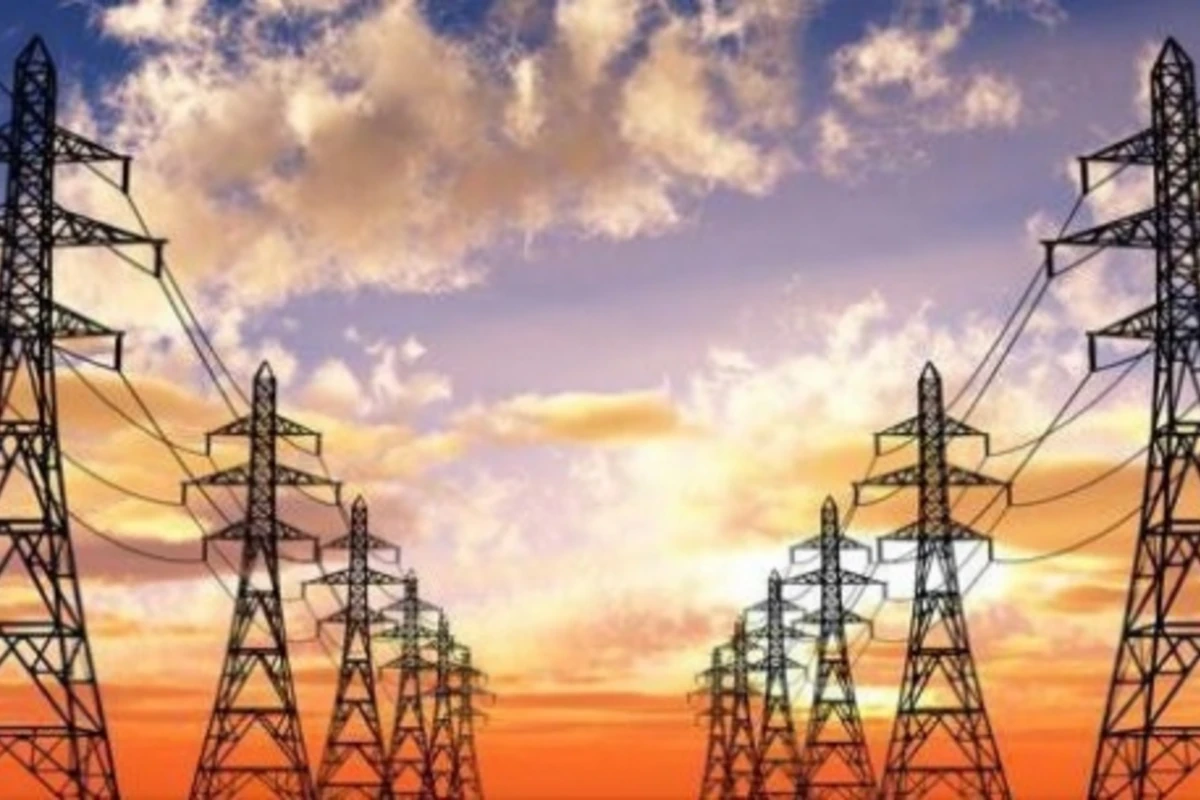 Qubada elektrik dirəyində yanğın olub, bir neçə kənd işıqsız qalıb