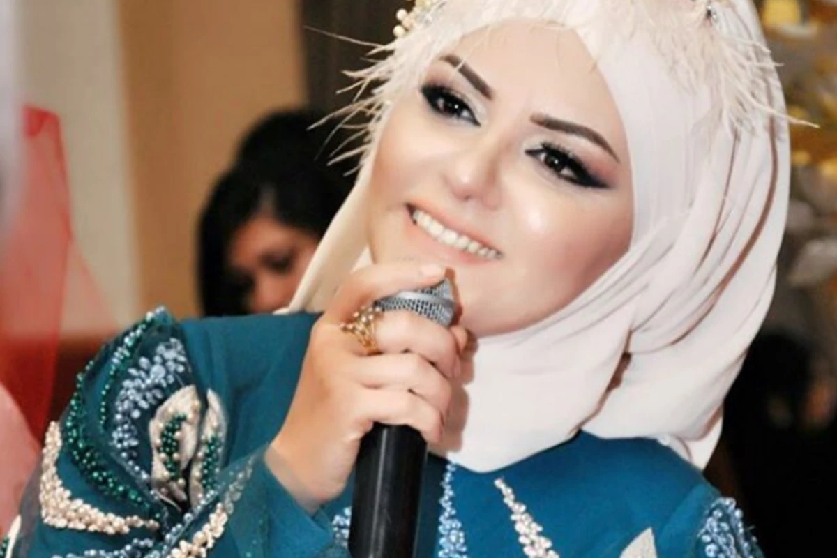 Üç uşaq anası Xuraman Şuşalı ilə Elçinin dəniz kənarında romantik anları - VİDEO