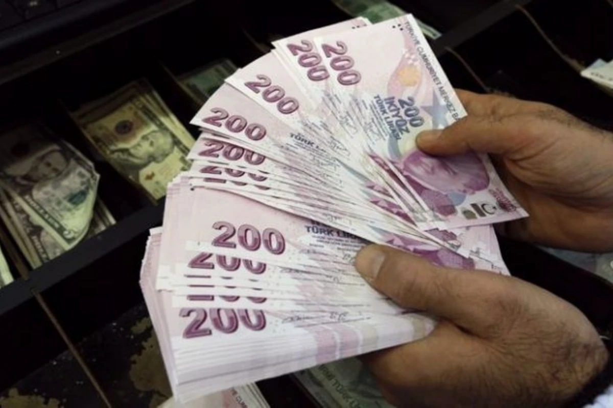 Dövlət Neft Fondu lirə və rublun ucuzlaşması barədə açıqlama yayıb