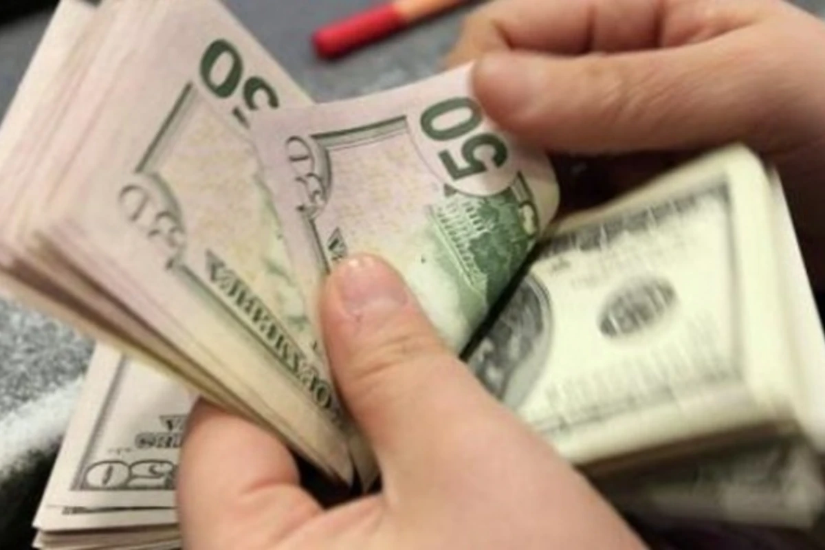 Mərkəzi Bank dolların məzənnəsini açıqladı Mərkəzi Bank dolların məzənnəsini açıqladı