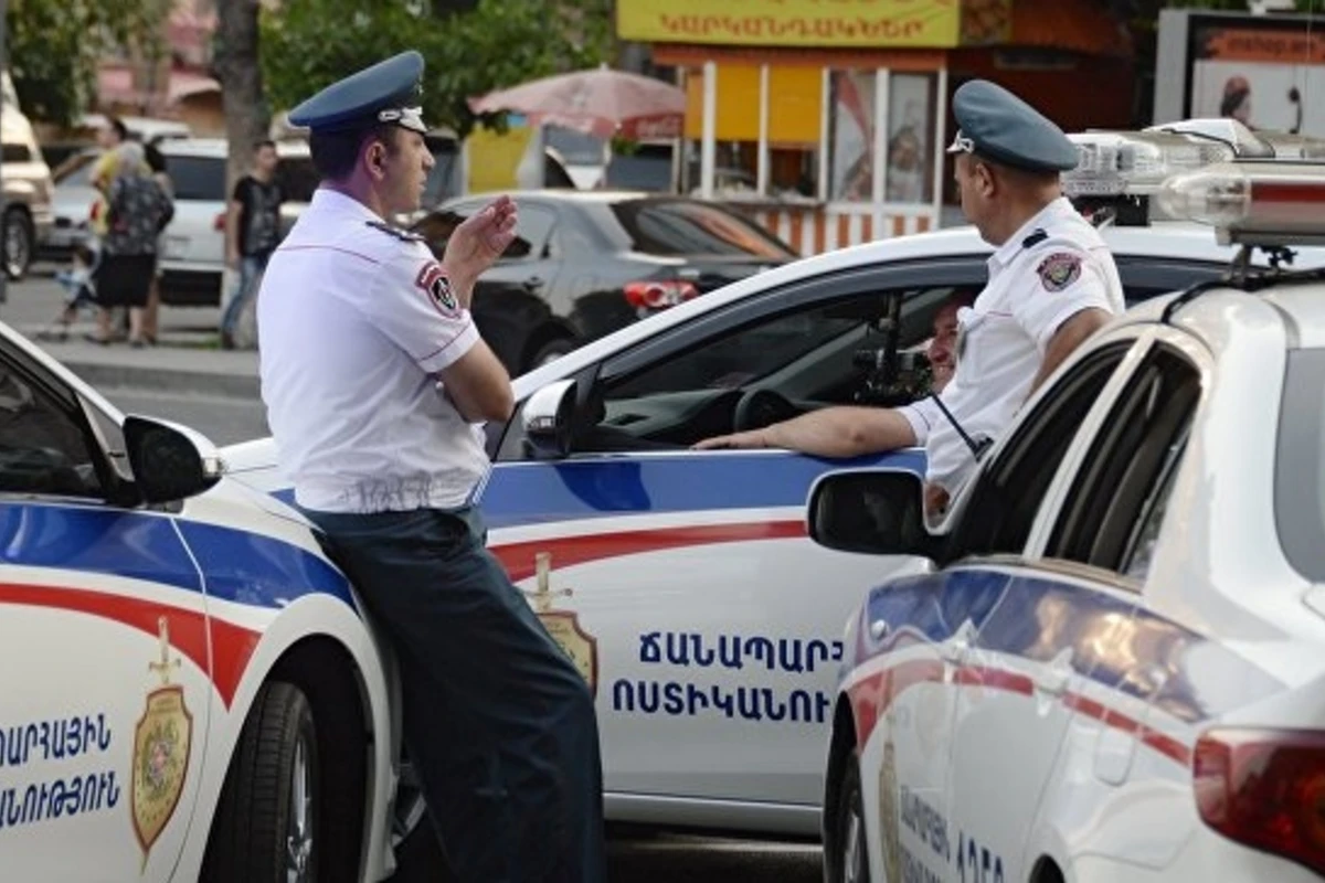 Ermənistanda “gey”lər ayağa qalxdı – Polislər döyüldü – VİDEO Ermənistanda “gey”lər ayağa qalxdı – Polislər döyüldü – VİDEO