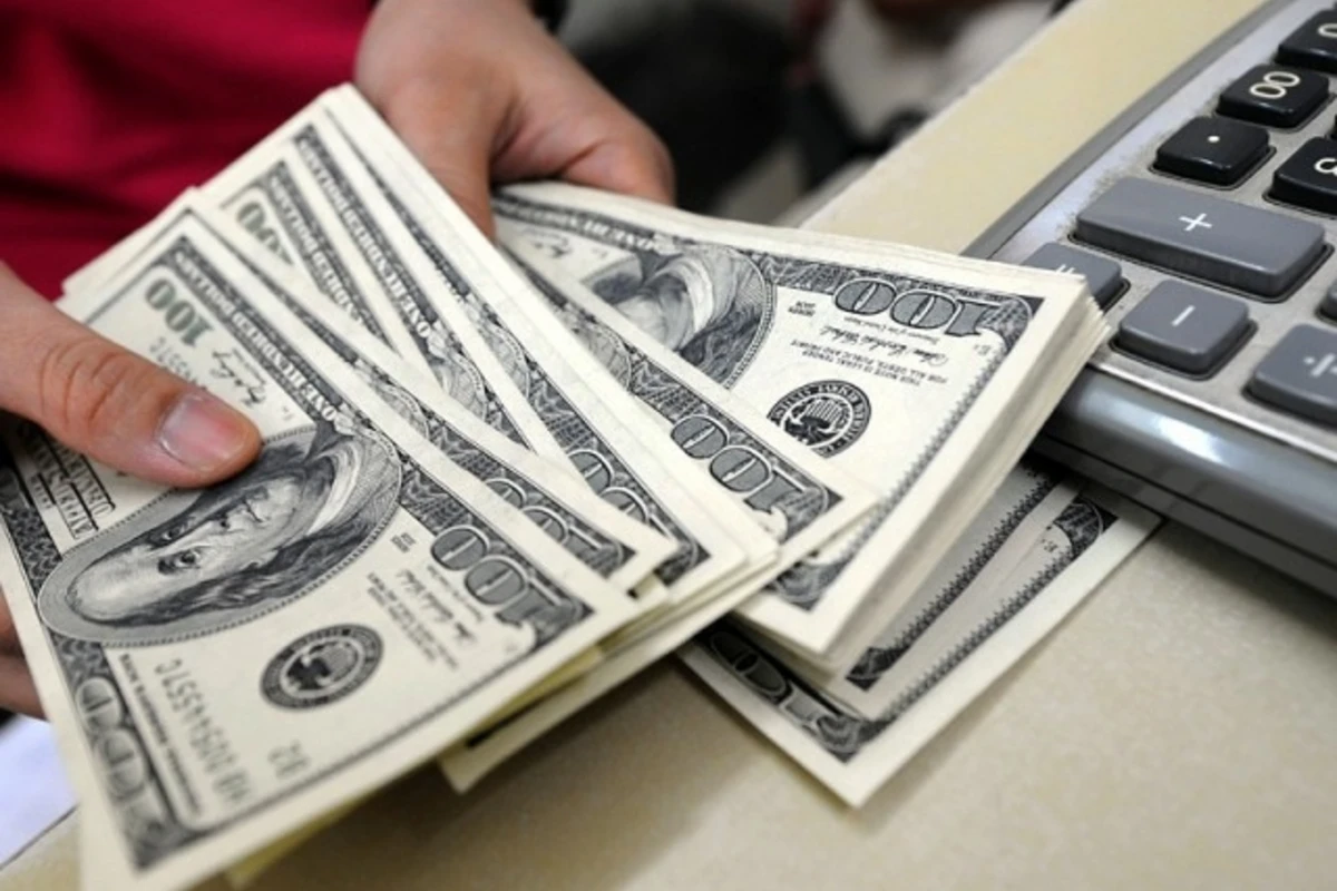 Dollar bu gün bu qiymətə olacaq