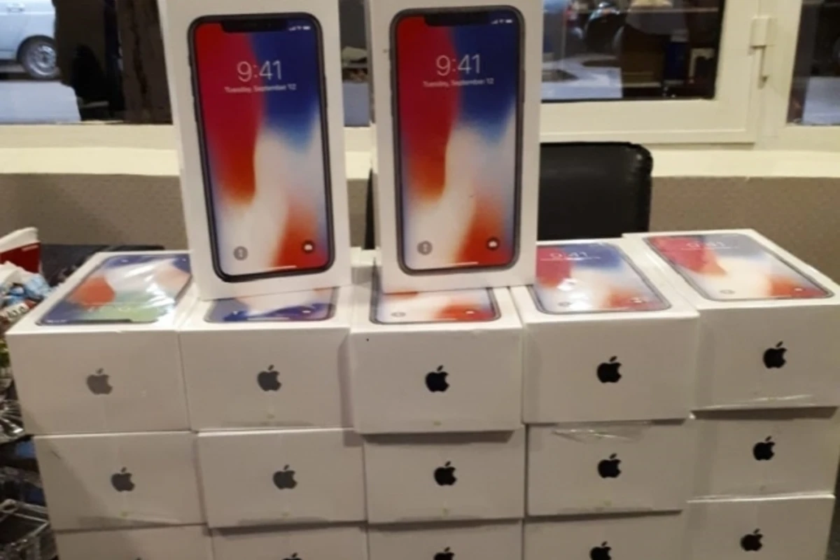 В Азербайджан хотели незаконно завезти партию iPhone X – ВИДЕО