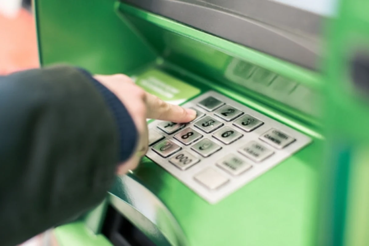 В Азербайджане мужчина обокрал доверчивого пенсионера