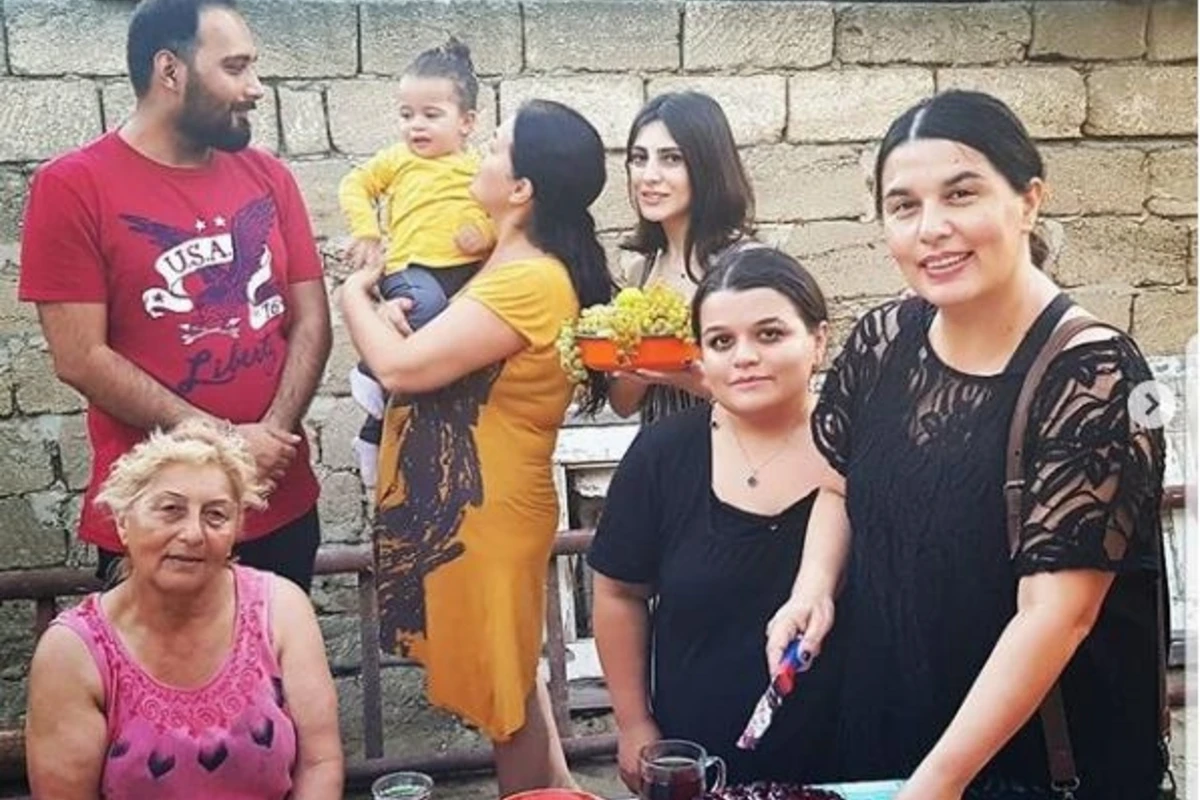 Elza Seyidcahan ailəsi ilə - FOTO