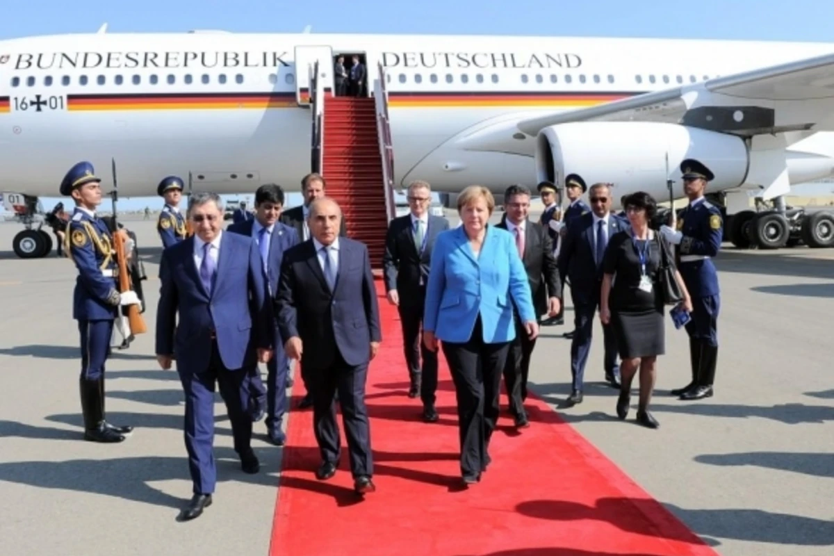 Состоялась встреча Президента Азербайджана и Канцлера Германии в расширенном составе (фото) - ОБНОВЛЕНО