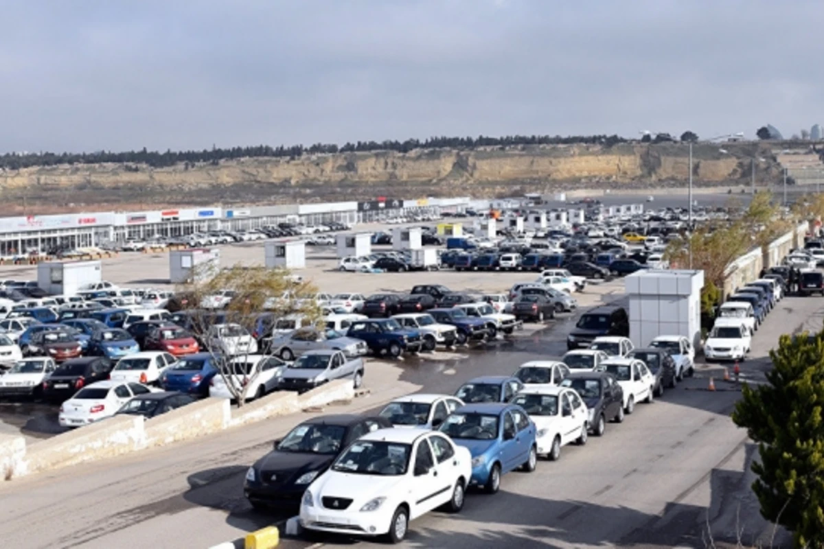 Maşın bazarında QİYMƏTLƏR: 2000-ci ilin Mercedesi 16 000, VAZ 2106 5800 AZN (VİDEO)