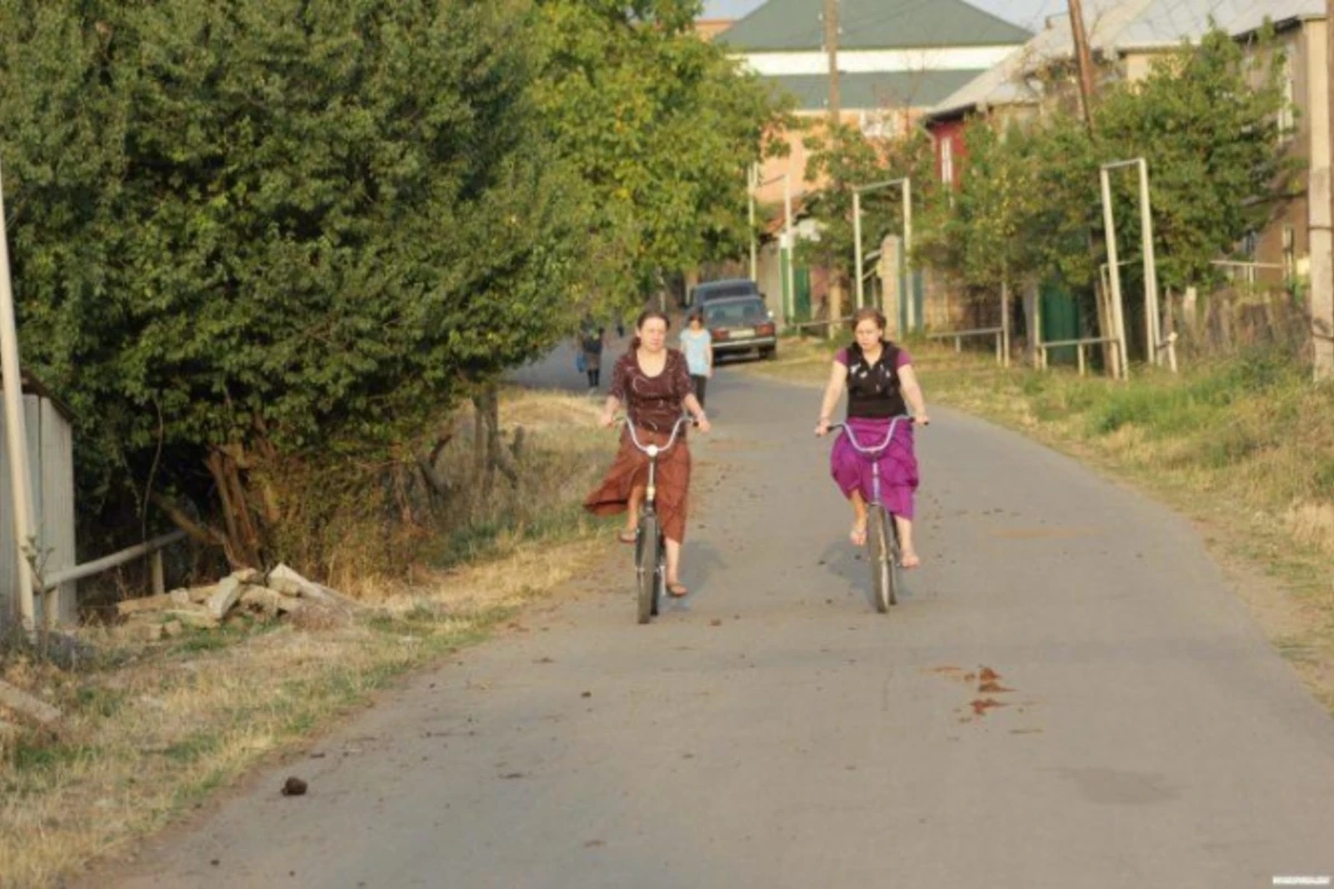 Azərbaycanın yeganə “kolxoz”u və diskotekası ilə məşhur olan İvanovkadan FOTOREPORTAJ