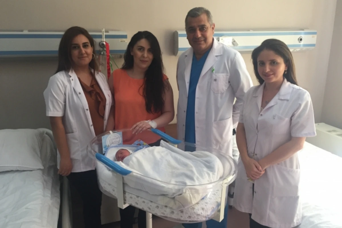 Azərbaycan həkimləri dünya səhiyyəsində ilkə imza atdılar - FOTO Azərbaycan həkimləri dünya səhiyyəsində ilkə imza atdılar - FOTO