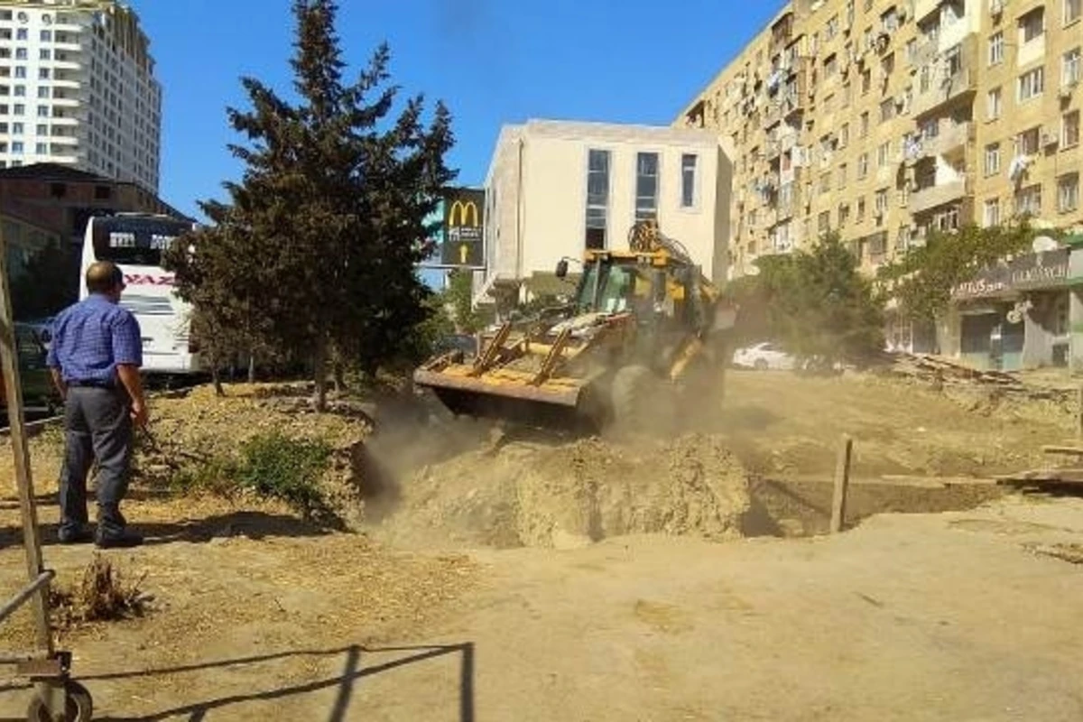 В Баку продолжается снос - ФОТО