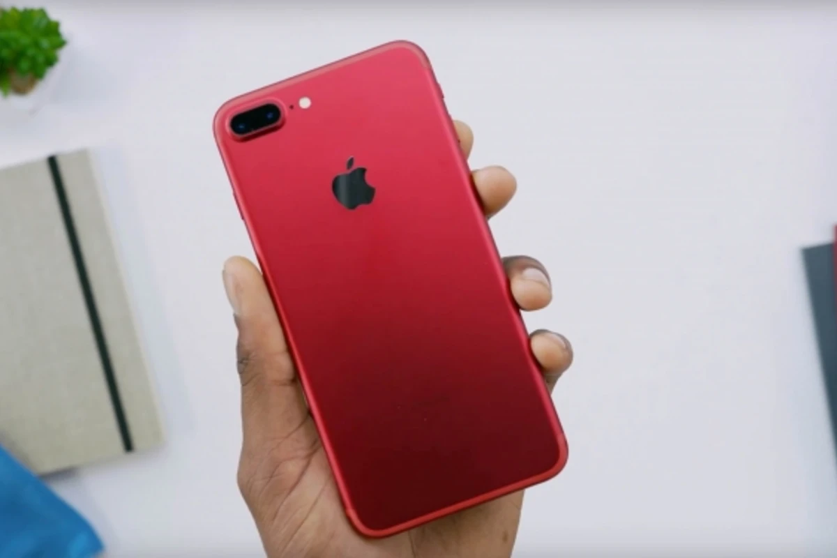 Apple признала дефект iPhone 8