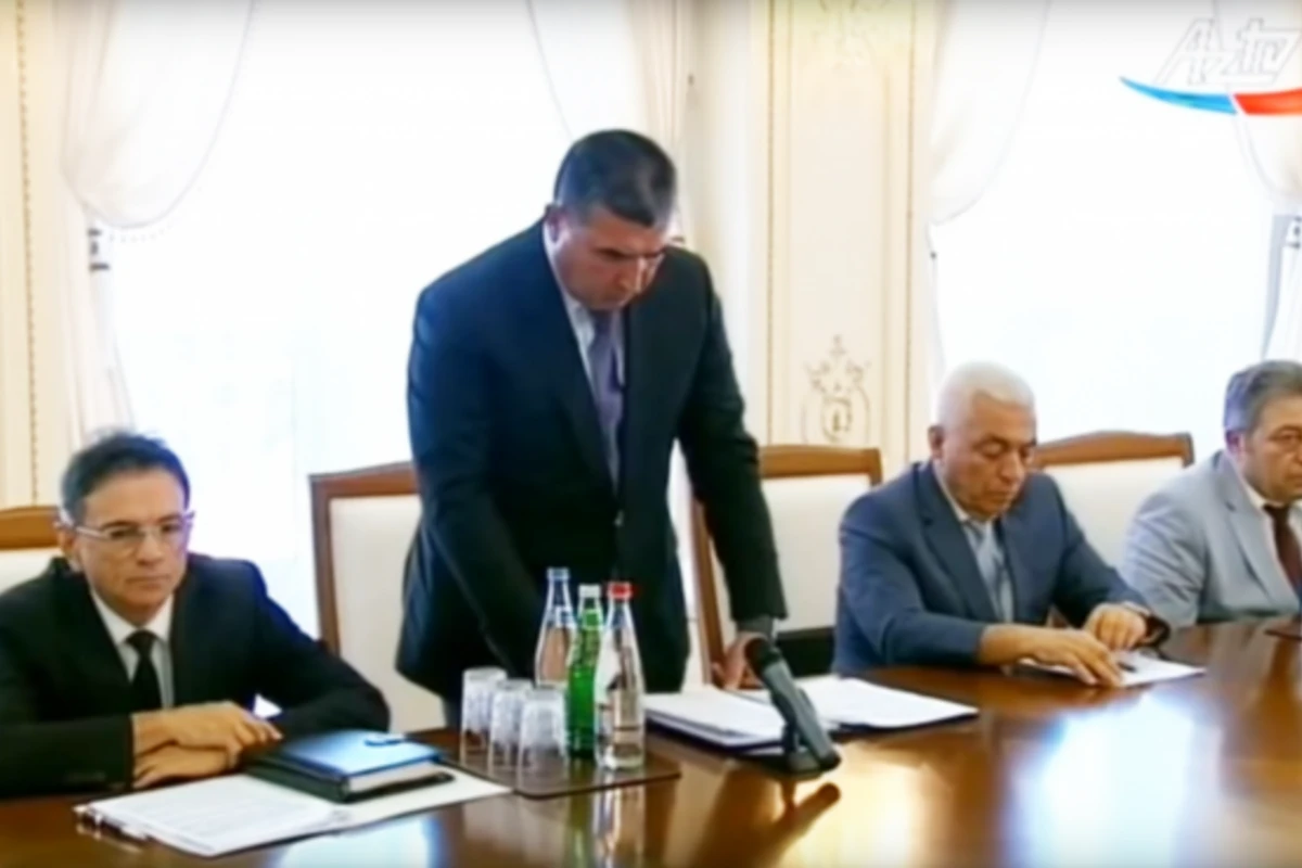 Ильхам Алиев освободил от должности Этибара Пирвердиева
