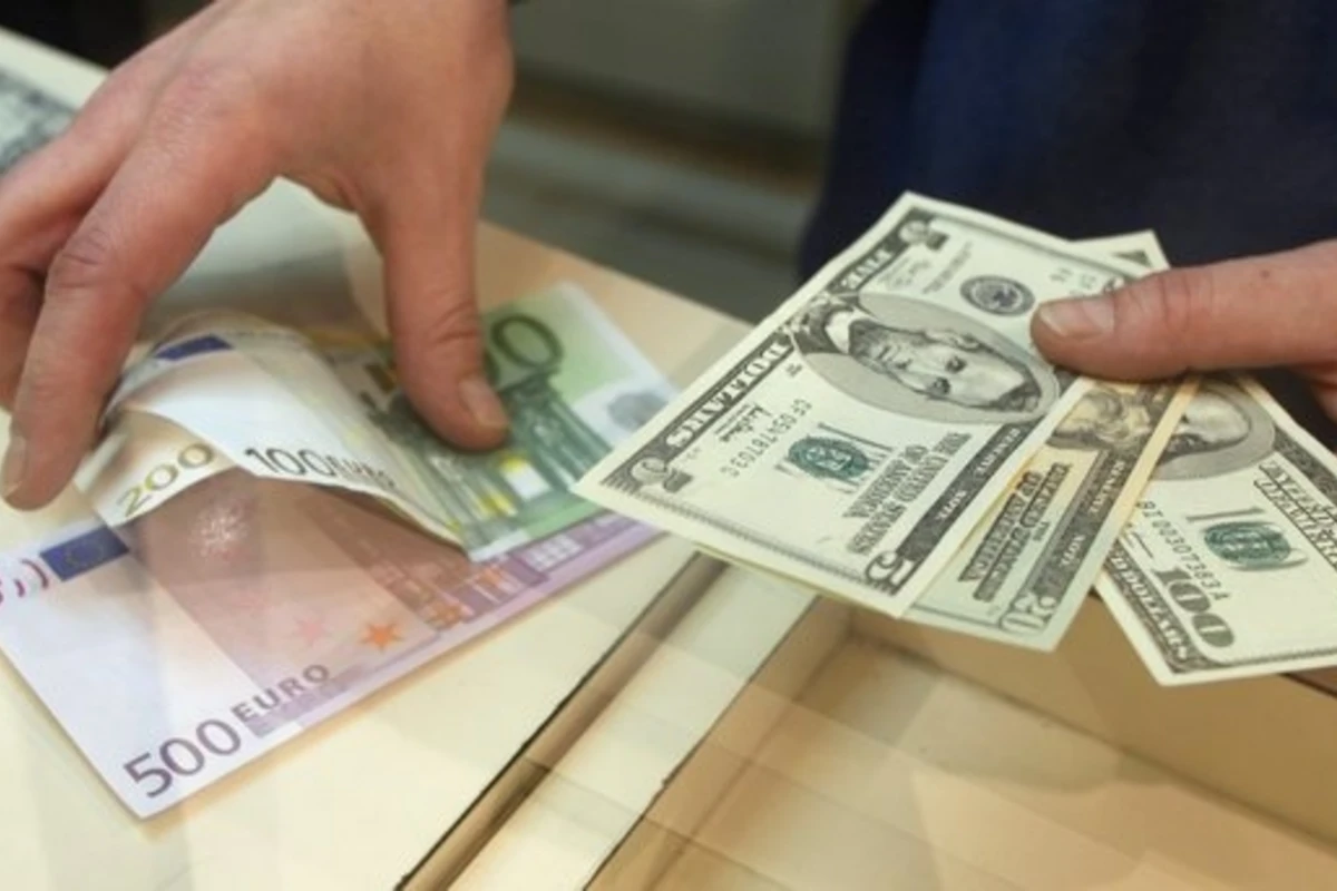 Dolların bu günə olan məzənnəsi