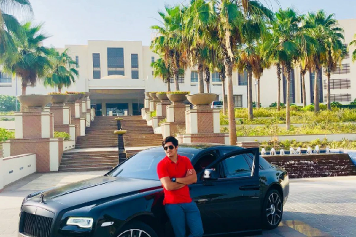 Azərbaycanlı milyarder oğlunun avtomobili Rent A Car maşını çıxdı - FOTO Azərbaycanlı milyarder oğlunun avtomobili Rent A Car maşını çıxdı - FOTO