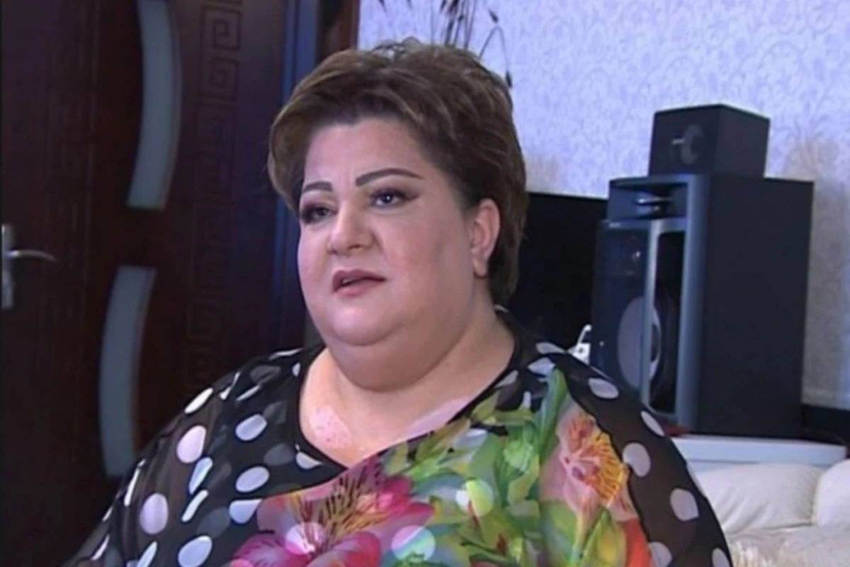 Efirdə xəstəliyi ilə bağlı pul istəyən Könül Xasıyeva bahalı it saxlayırmış - FOTOFAKT