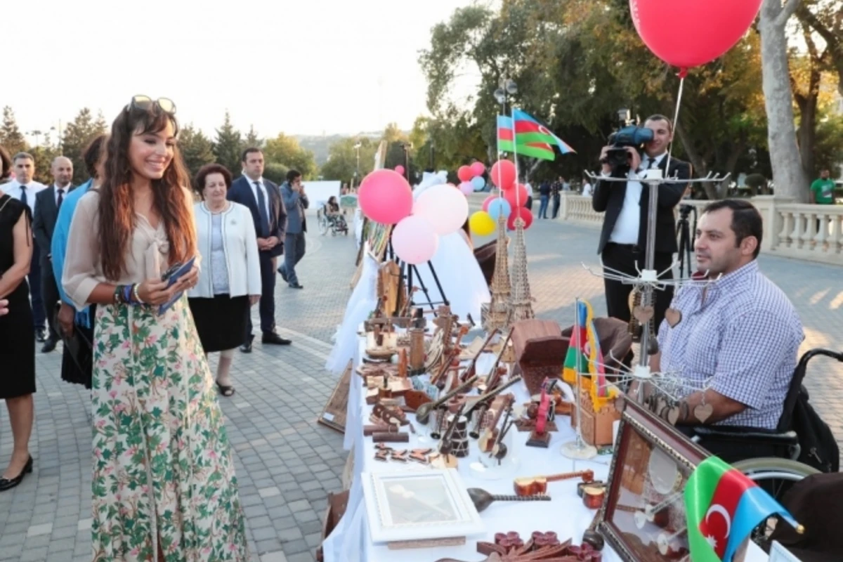 Лейла Алиева на мероприятии, посвященном Международному дню мира - ФОТО