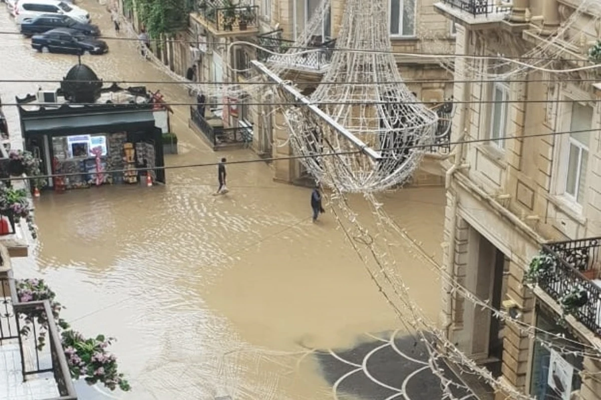FHN-dən yağışın yaratdığı fəsadlarla bağlı RƏSMİ MƏLUMAT (FOTO)