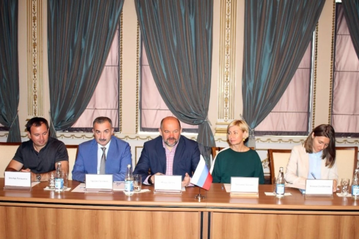 Arxangelsk qubernatoru Diasporla İş üzrə Dövlət Komitəsində olub Arxangelsk qubernatoru Diasporla İş üzrə Dövlət Komitəsində olub