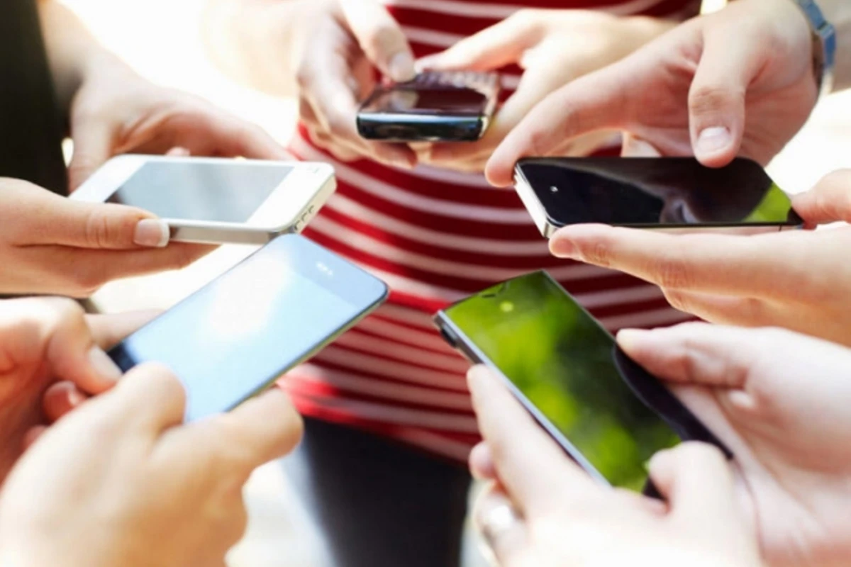 Gömrükdən ölkəyə poçtla gətirilən telefonlarla bağlı VACİB AÇIQLAMA