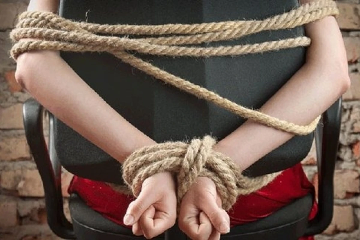 Bakıda gənc oğlanı girov götürdülər Bakıda gənc oğlanı girov götürdülər