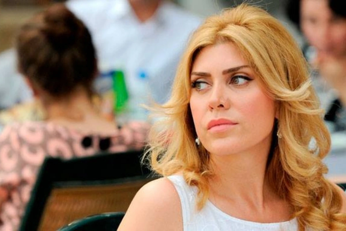 İkiüzlü, arxamca iş çevirən... - Xoşqədəm