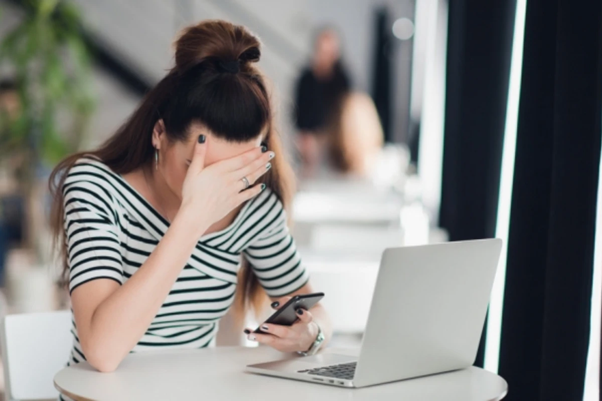 В Баку 22-летняя девушка чуть не попрощалась с жизнью из-за Facebook