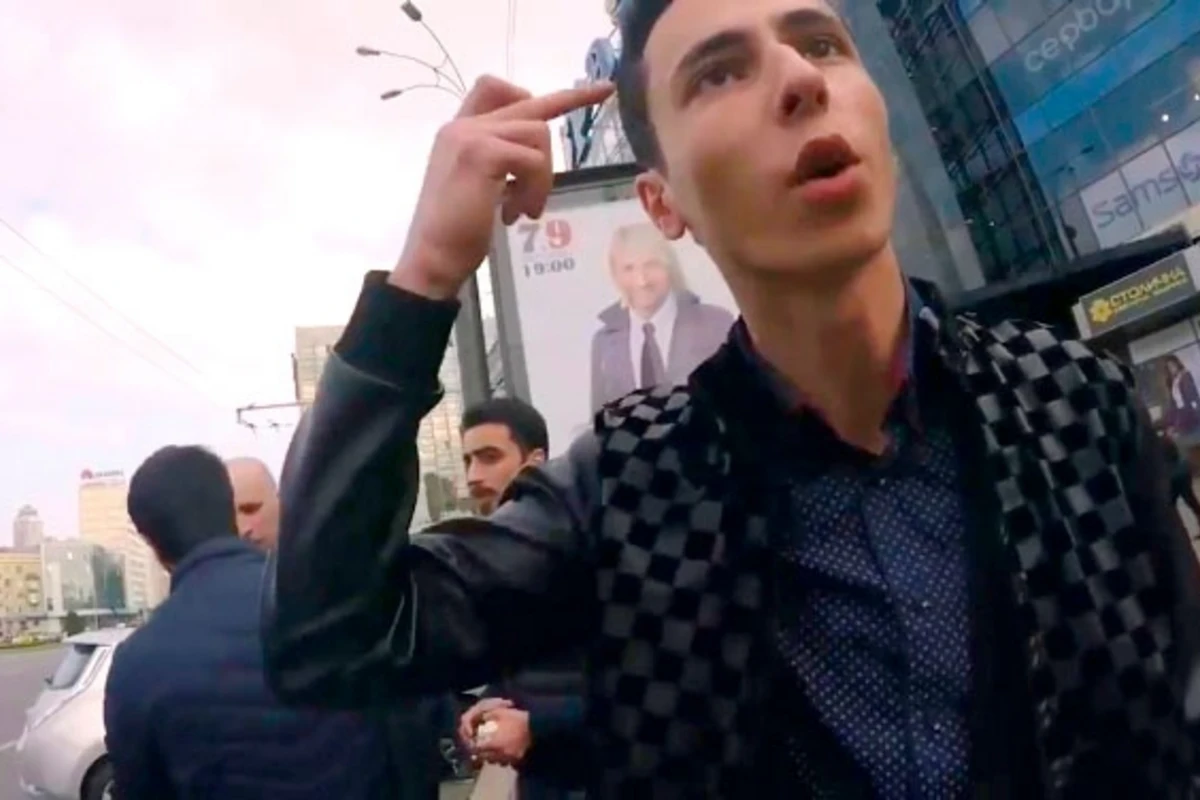 Угрожавшие в Киеве блогерам азербайджанцы попросили прощения - ВИДЕО