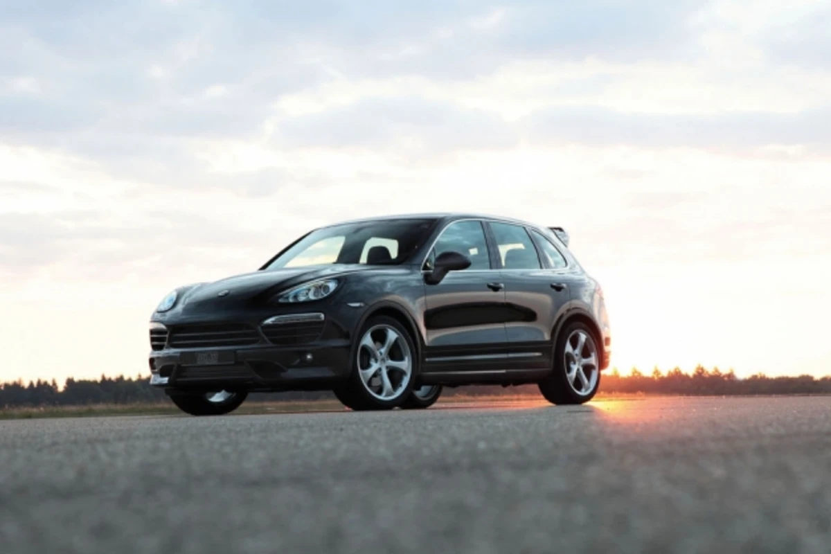 В Баку трезвый водитель отрезвил сына крупного бизнесмена на Porsche Cayenne