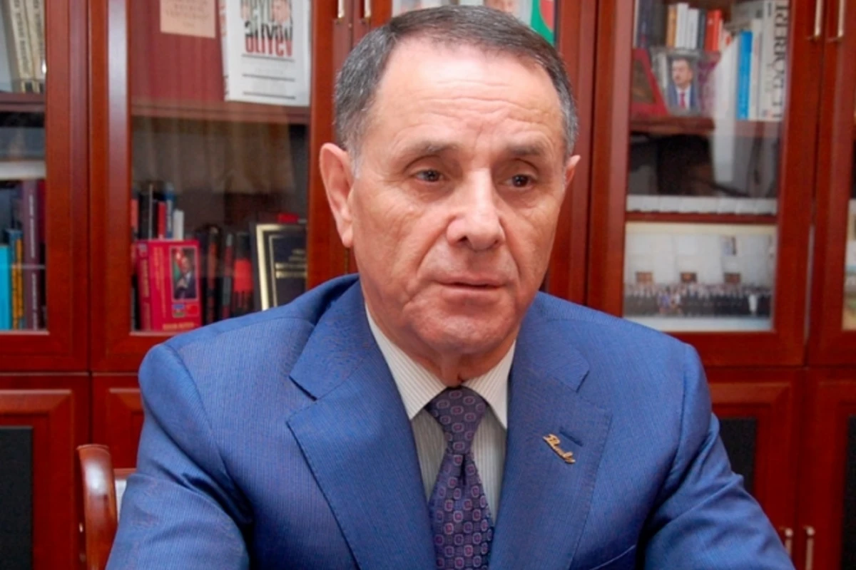 Новруз Мамедов уволил двух заведующих отделами Кабмина