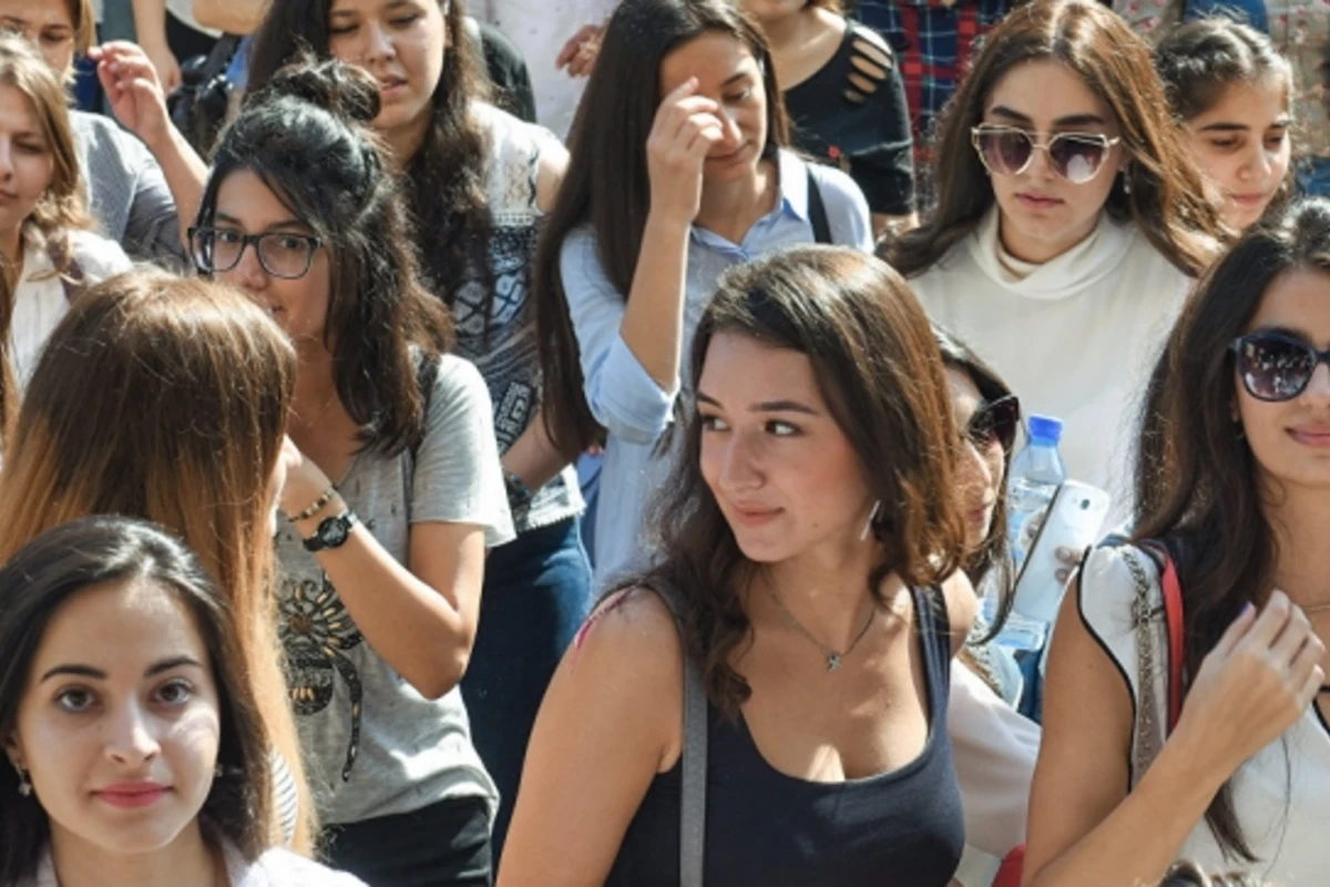 Bakıda universitetdə qəribə qadağa: Diqqət! Diqqət! Universitetin binasına... -FOTO Bakıda universitetdə qəribə qadağa: Diqqət! Diqqət! Universitetin binasına... -FOTO