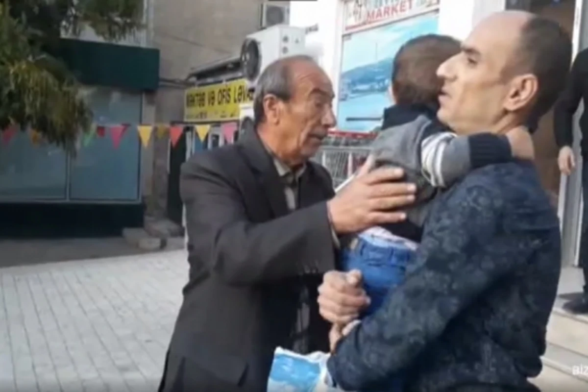 2 uşağını atıb ər evindən qaçan gəlinin əri özündən çıxdı: Nə deyirsən... (VİDEO)