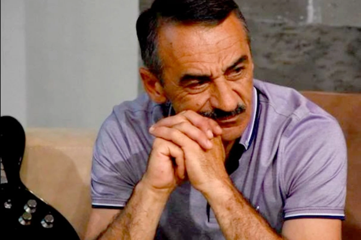 Rəhman Məmmədov üsyan etdi: Efirlərdə kişiliyi olmayanlar kişilikdən dərs keçəndə... Rəhman Məmmədov üsyan etdi: Efirlərdə kişiliyi olmayanlar kişilikdən dərs keçəndə...