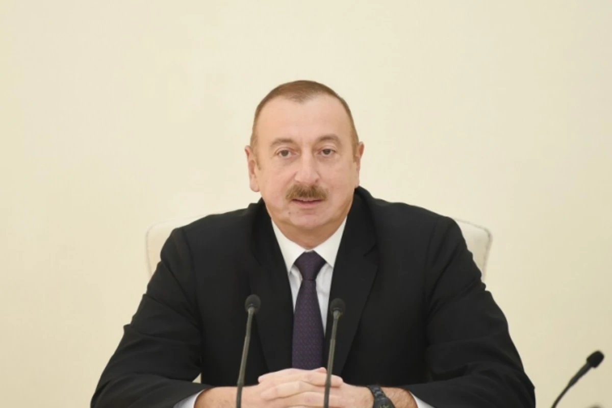 Prezident: Bizim dilimizə lüzumsuz xarici kəlmələr lazım deyil Prezident: Bizim dilimizə lüzumsuz xarici kəlmələr lazım deyil