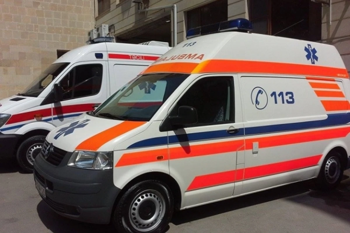 Təcili yardım maşını aşdı - 5 nəfər yaralandı Təcili yardım maşını aşdı - 5 nəfər yaralandı