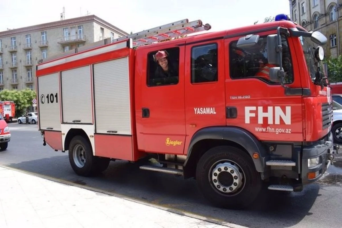 Yasamalda barmaqda qalan üzüyü FHN kəsib çıxardı Yasamalda barmaqda qalan üzüyü FHN kəsib çıxardı