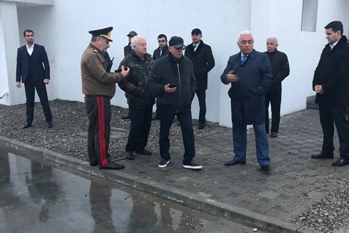 Kəmaləddin Heydərov yanğın olan stansiyaya baş çəkib - FOTO Kəmaləddin Heydərov yanğın olan stansiyaya baş çəkib - FOTO
