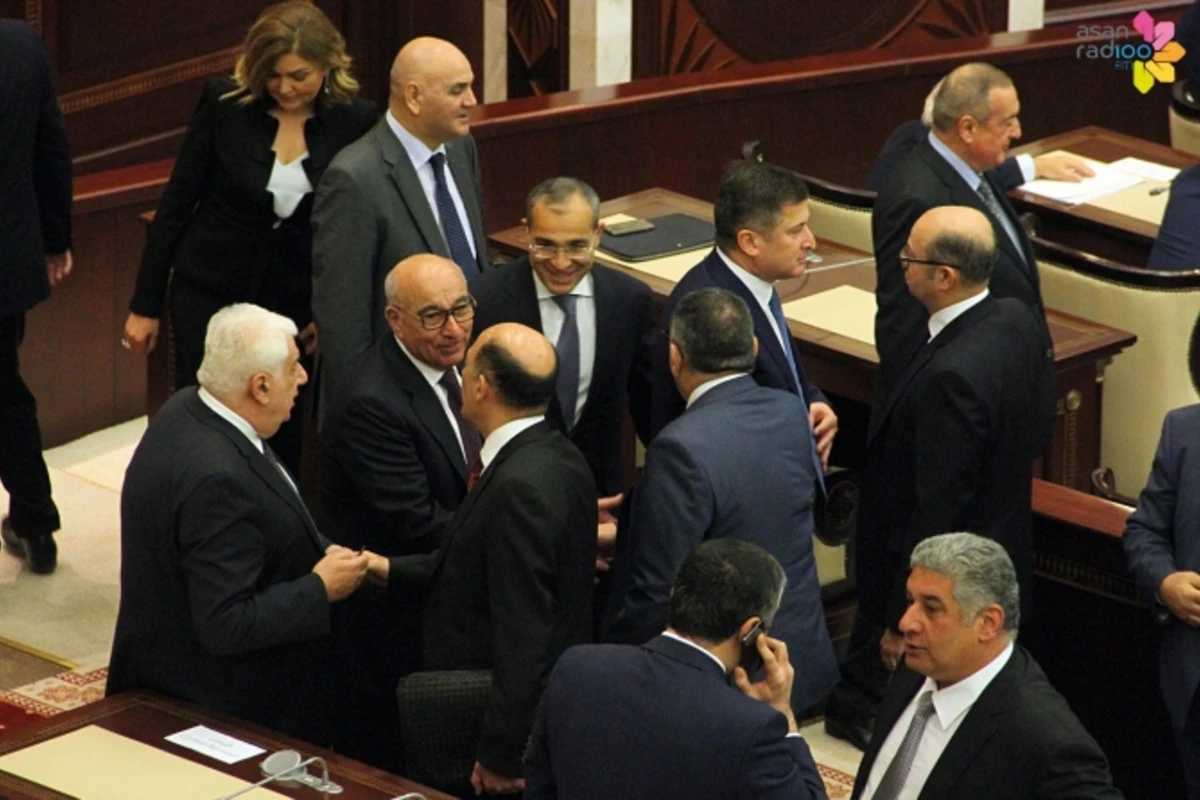 Rəsmilər qeyri-rəsmi - FOTO