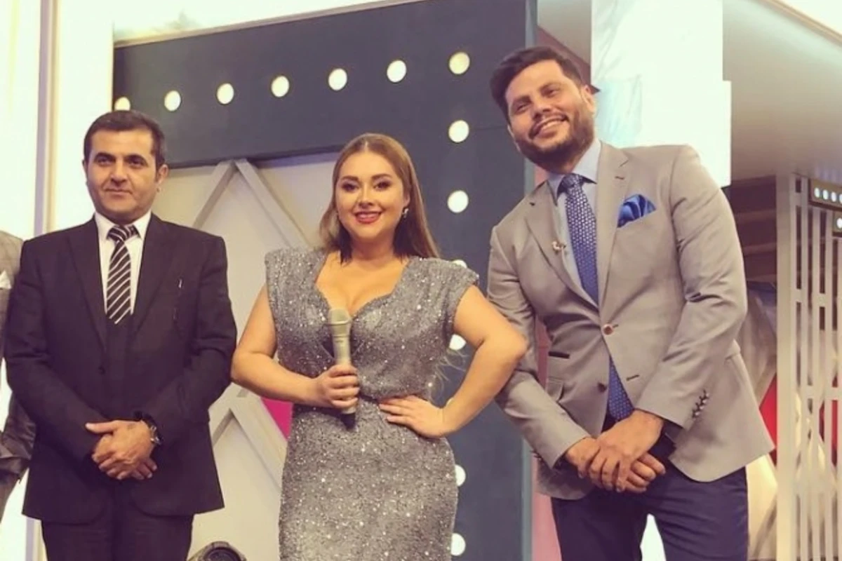 Sinəsi açıq geyiminə görə tənqid olunan Xatirə: İçimdəki qeyrət dedi ki, özünə gəl