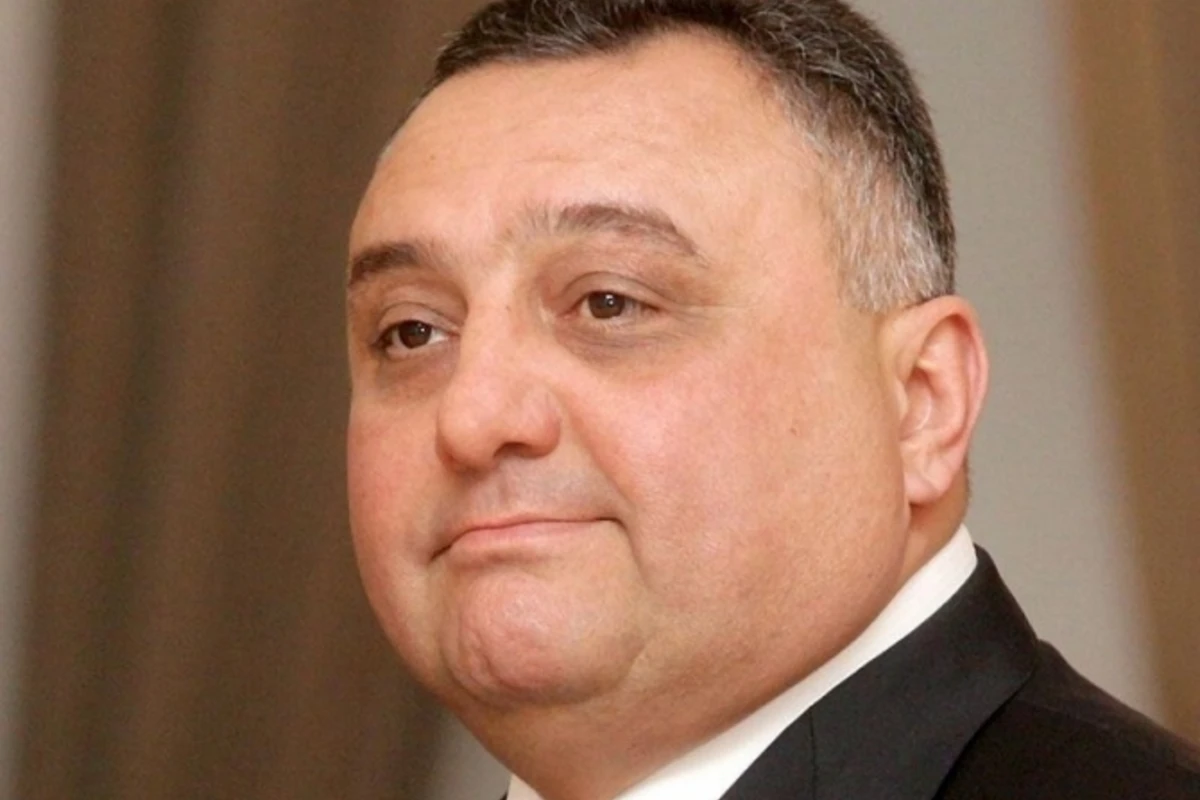 Eldar Mahmudovun əmisi oğlu ilə bağlı yeni qərar Eldar Mahmudovun əmisi oğlu ilə bağlı yeni qərar