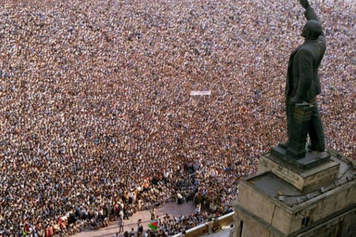 Сегодня в Азербайджане отмечается День национального возрождения
