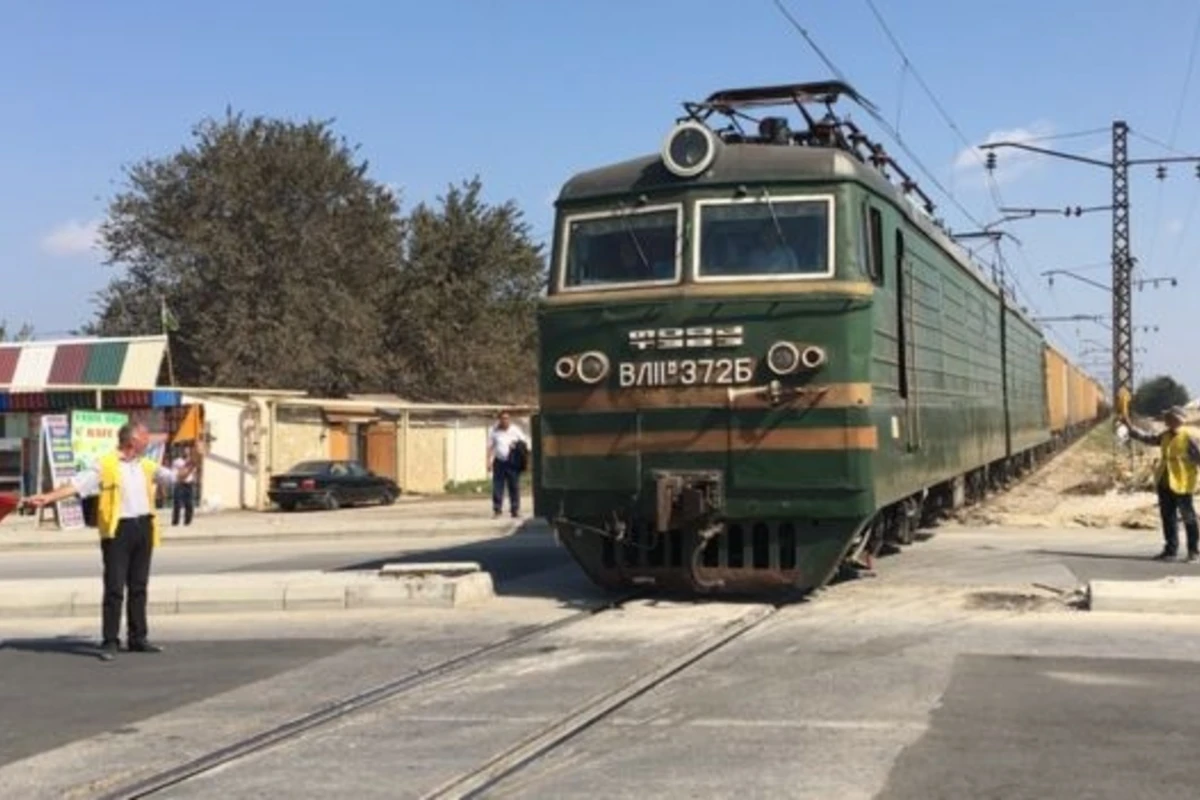 BNA avtobusun dəmir yolu  yaxınlığında çəkilən görüntüsünə CAVAB VERDİ (VİDEO)