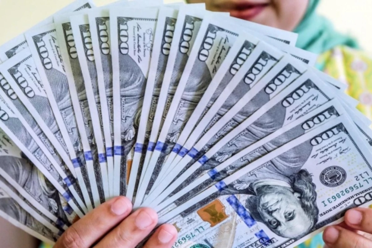 Dolların bu günə olan məzənnəsi