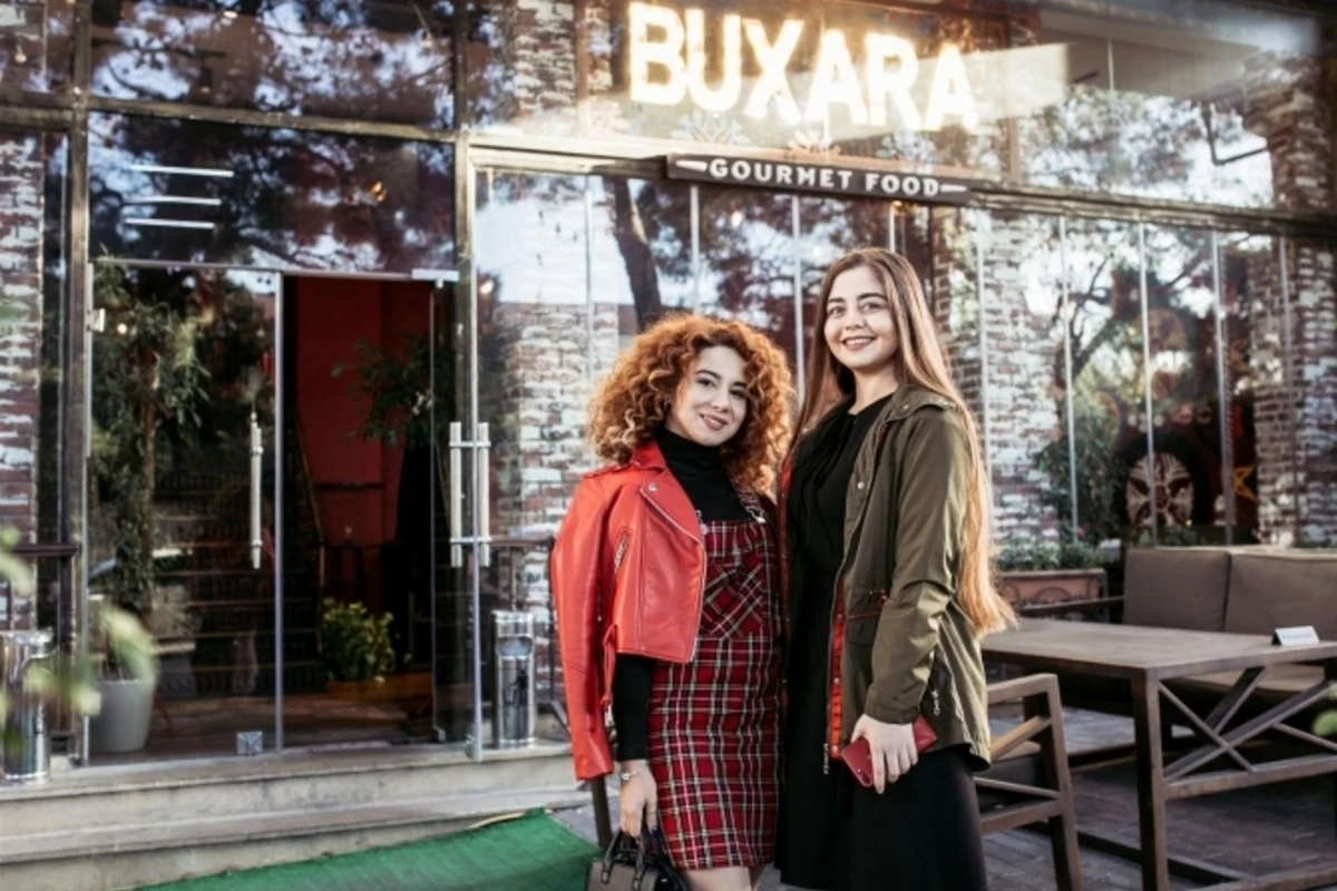 Buxara - özünüzü şərq nağıllarındakı kimi hiss edəcəyiniz restoran (VİDEO+FOTOLAR) Buxara - özünüzü şərq nağıllarındakı kimi hiss edəcəyiniz restoran (VİDEO+FOTOLAR)