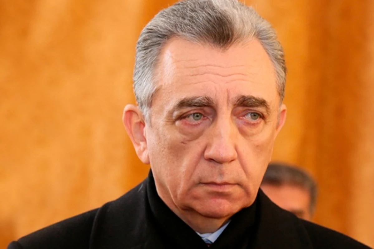 Новый мэр Баку строго наказал чиновника